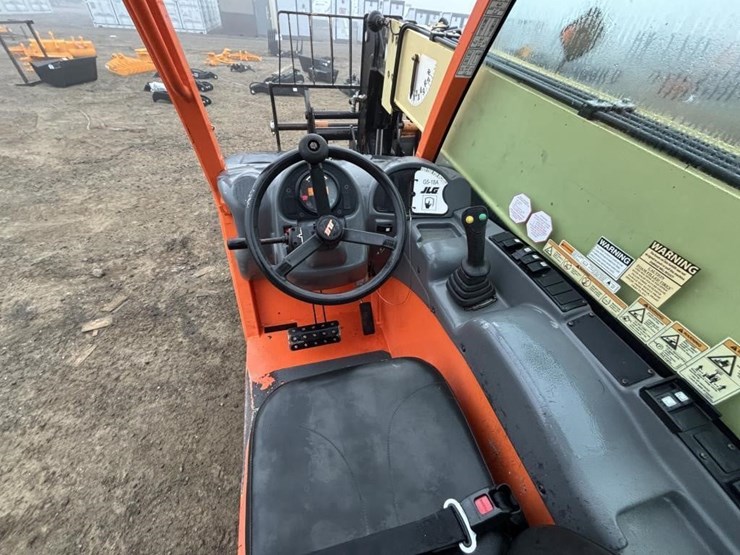 2015-jlg-g5-18a-image-22