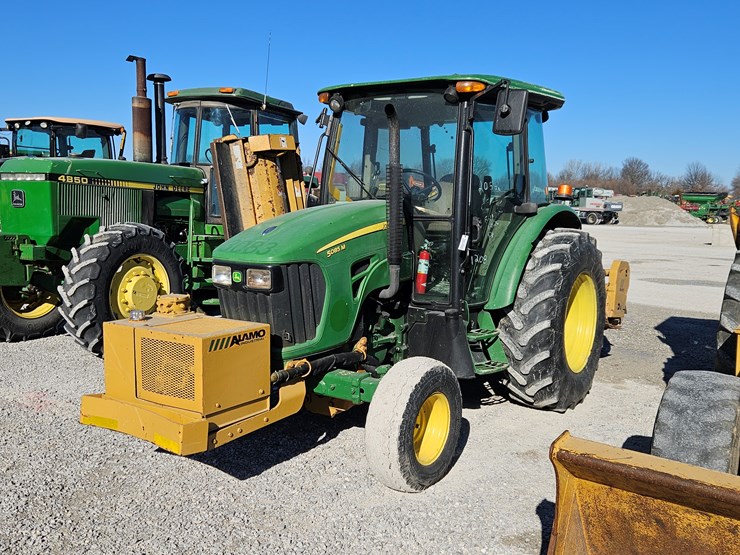 2011-john-deere-5085m-image-1
