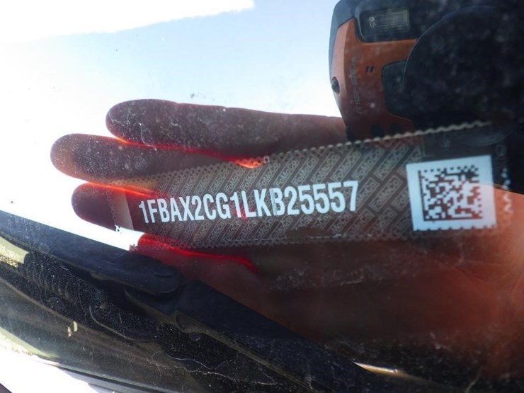 2020-ford-transit-image-15