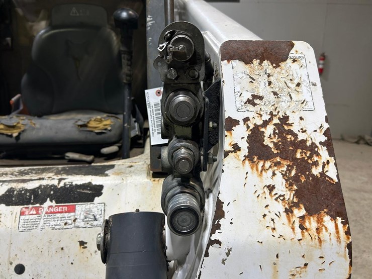 bobcat-t300-image-11