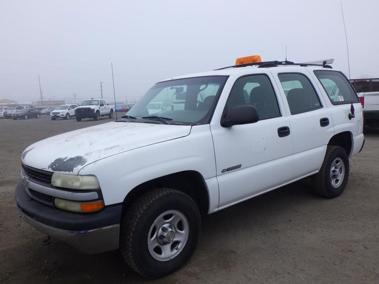 2002-chevrolet-tahoe-image-1