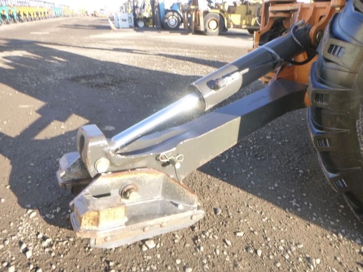 2018-case-580sn-image-21