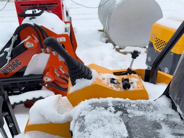 unused-2025-miva-model-15-mini-excavator-13.5hp-gas-engine,-pilot-controls,-blade--sn#15j2512137-image-11