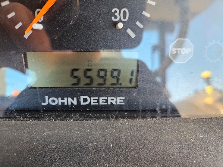 2011-john-deere-5085m-image-12