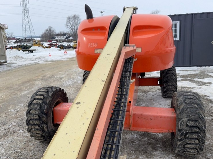 2015-jlg-400s-image-11