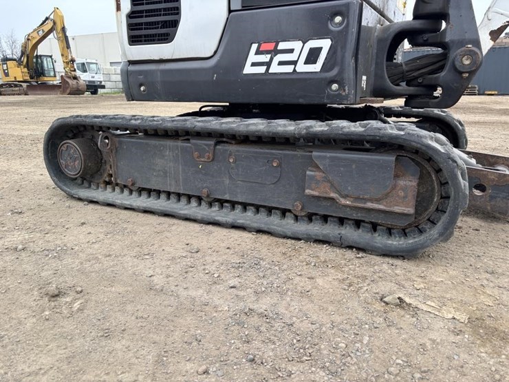 2021-bobcat-e20-image-22