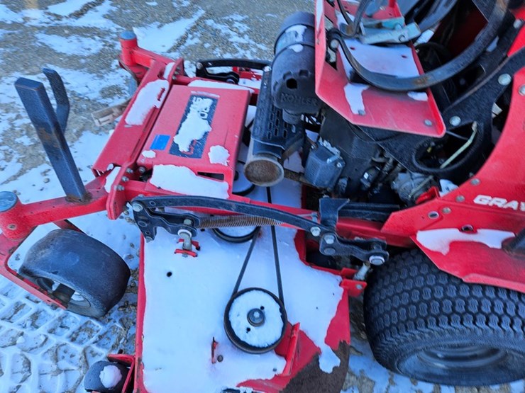 #161-•-gravely-pro-stance-60-stand-up-zero-turn-mower-image-15