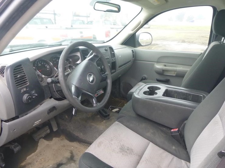 2009-chevrolet-3500hd-image-19