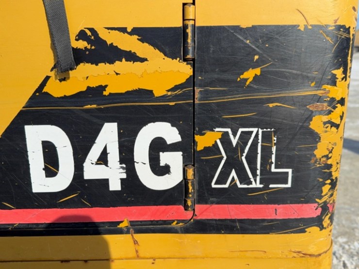 2005-caterpillar-d4g-xl-image-16