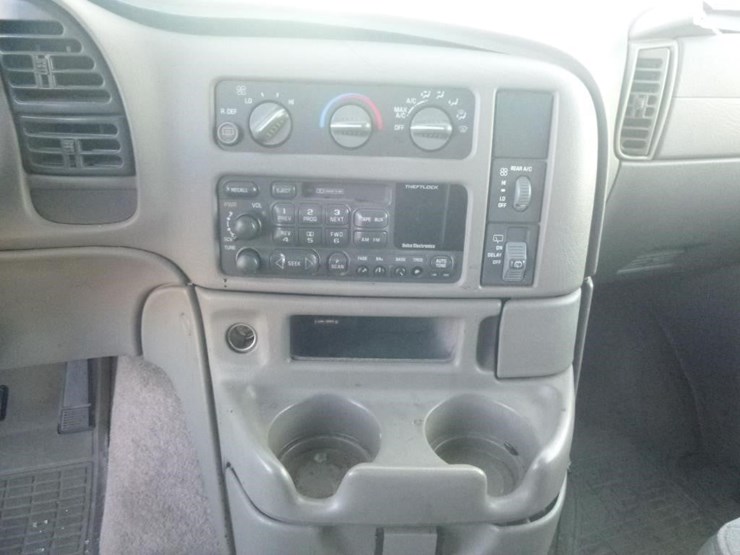 2000-chevrolet-astro-image-13