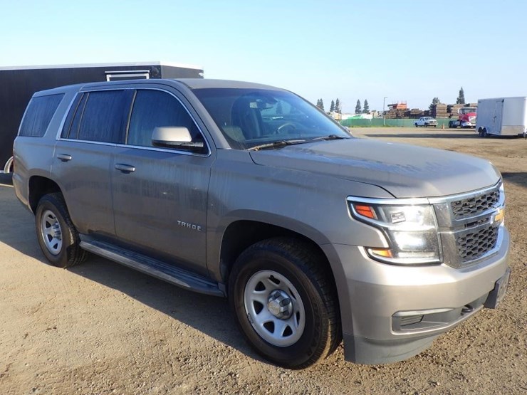 2017-chevrolet-tahoe-image-2