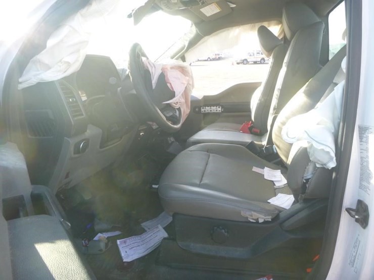 2021-ford-f350-image-8