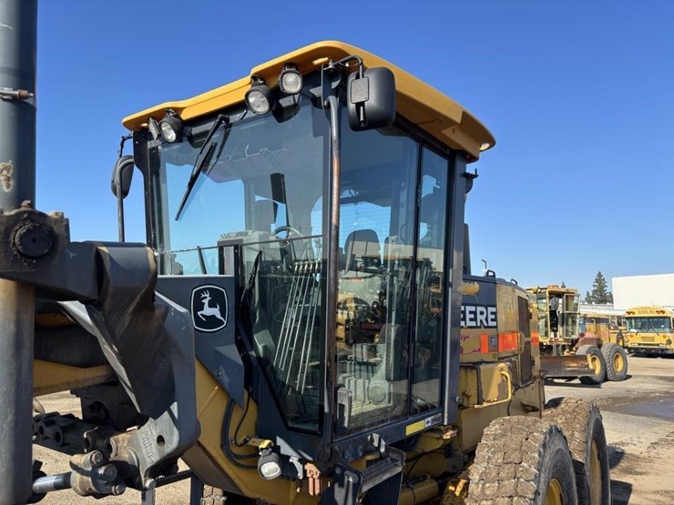 2008-deere-772d-image-40