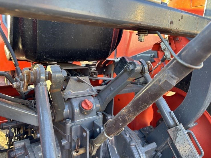 2011-kubota-mx4700-image-17