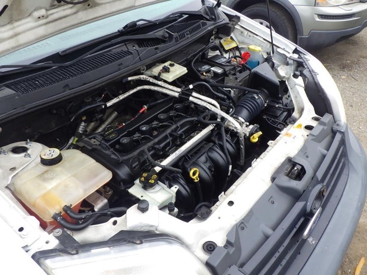 2010-ford-transit-connect-image-11
