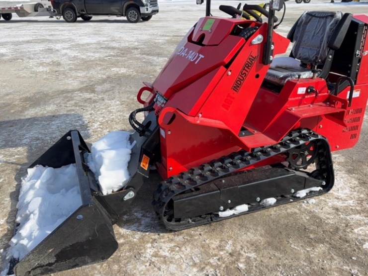 unused-2026-agt-model-sda140t-compact-track-loader,-15-hp-gas-engine,-sn#-sda140t25l1128947-image-2