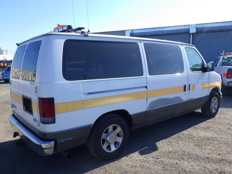 2006-ford-cargo-image-3