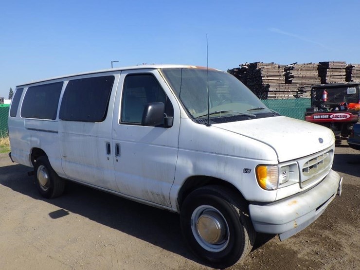 2002-ford-econoline-350-image-2