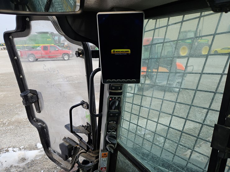 2020-new-holland-c345-image-10