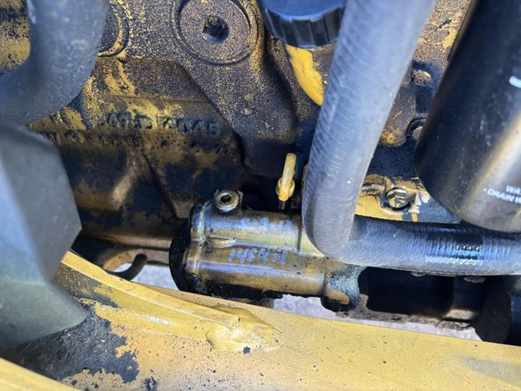 2010-deere-310j-image-55