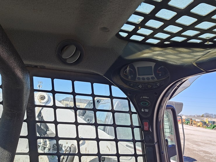 2015-bobcat-s770-image-12