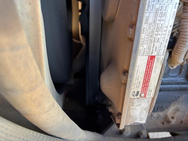 2005-jlg-8042-image-43