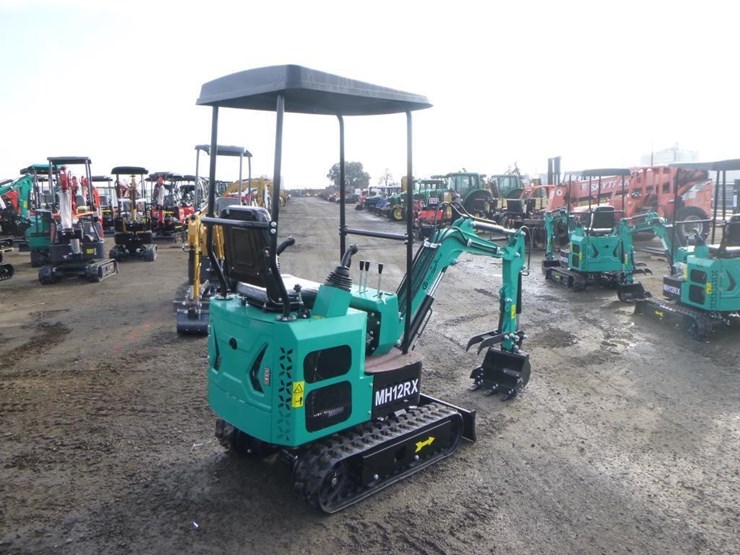 agt-mh12rx-hydraulic-excavator-image-3