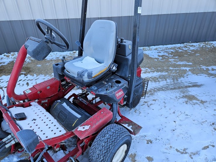 toro-greensmaster-3150-image-28