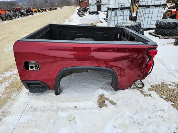 #196-•-chevrolet-silverado-7'-pickup-box-image-2