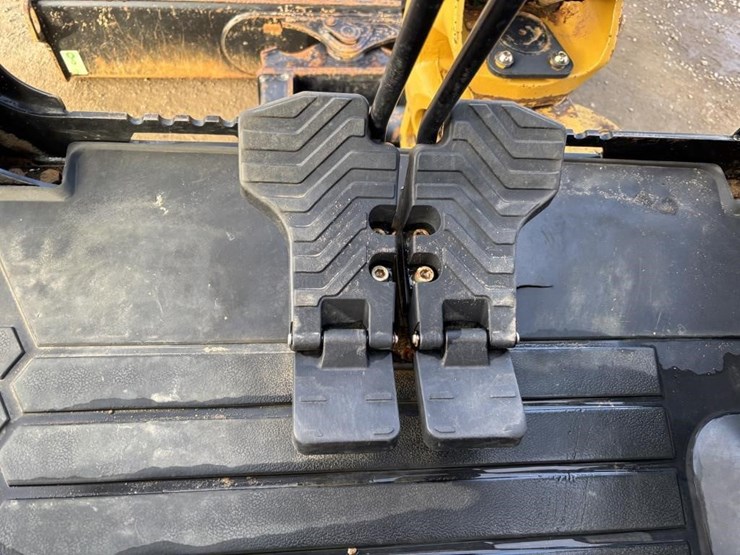 2022-caterpillar-303.5-image-41