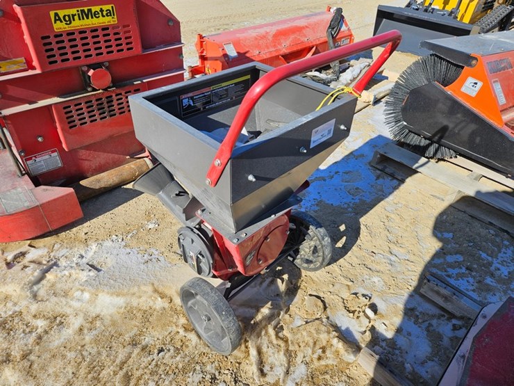 #192-•-earth-quake-wood-chipper-image-3