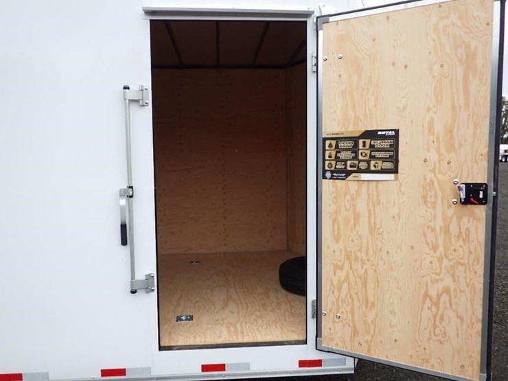 2026-royal-larct52-826v-86-t/a-enclosed-trailer-image-11