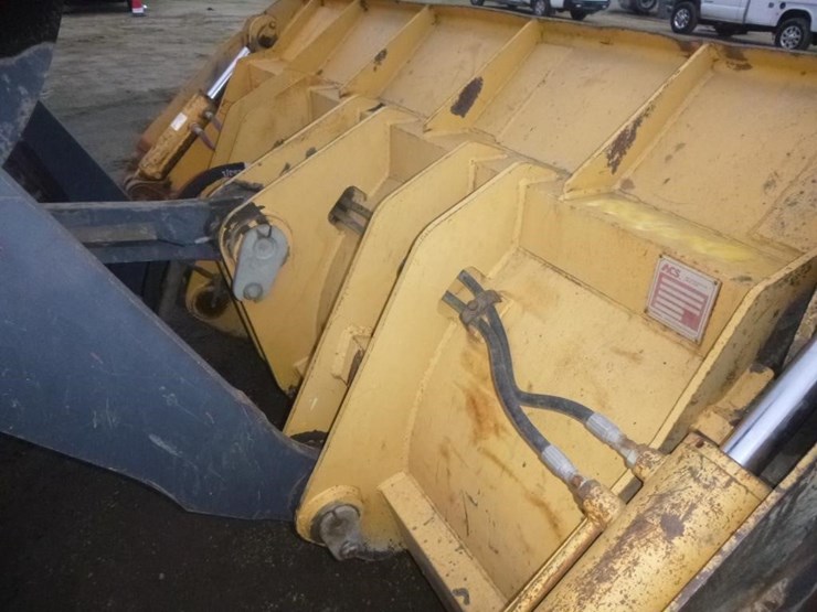 2005-deere-624j-image-17