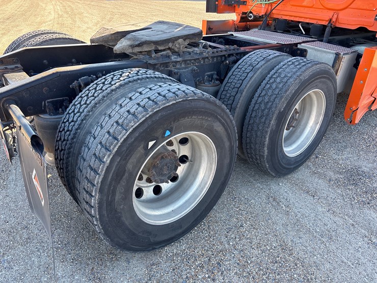 #32278-•-2013-freightliner-image-6