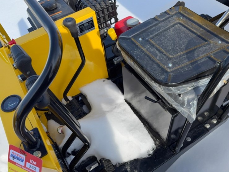 new-unused-ir-model-ird25-track-dumper,-13-hp-gas-engine,-3-speed,-hydraulic-dump-image-5