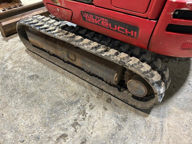 2018-takeuchi-tb235-2-image-17