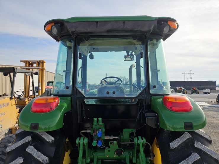 2013-john-deere-6115d-image-12