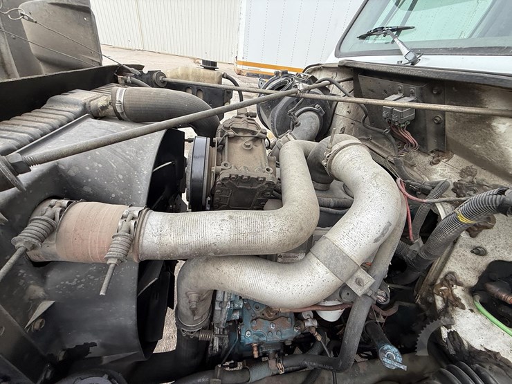 2000-international-4700-image-31