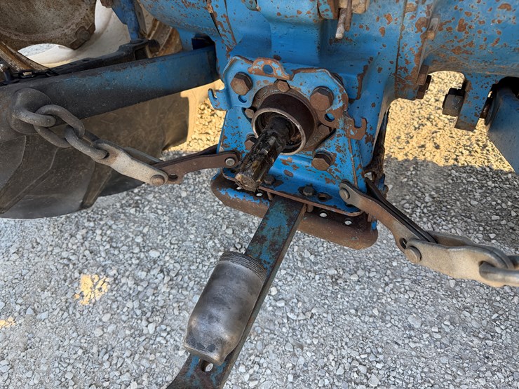 1984-ford-4610-image-13