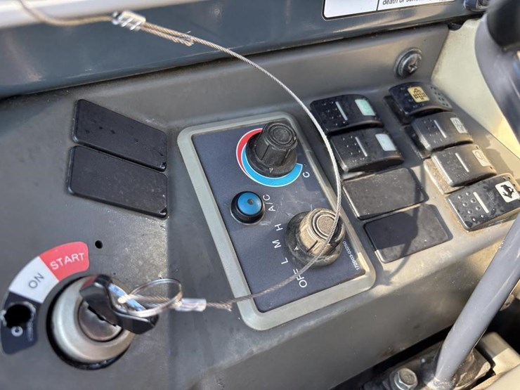 2016-mustang-800z-image-35