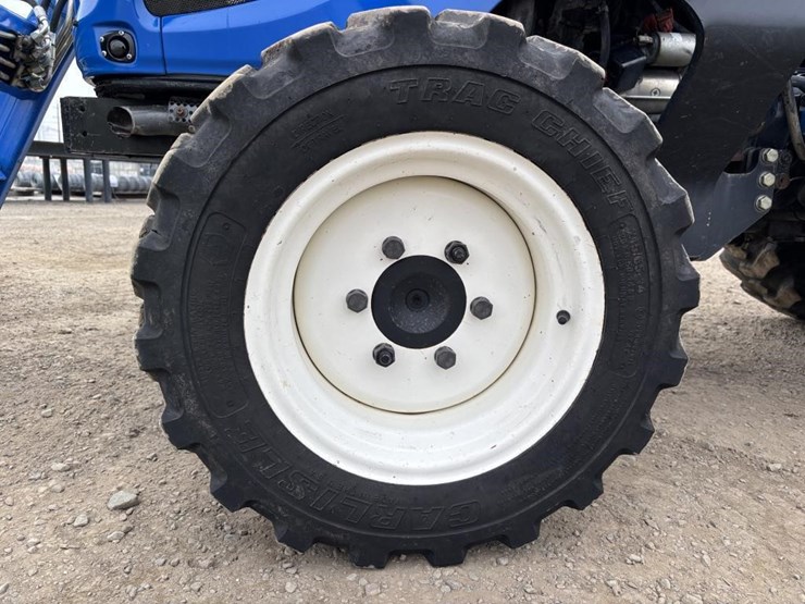 2017-new-holland-workmaster-40-image-22