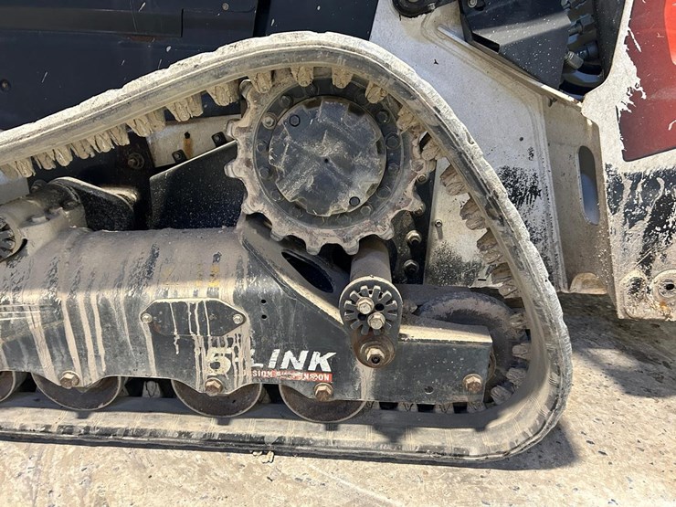 2020-bobcat-t76-image-18