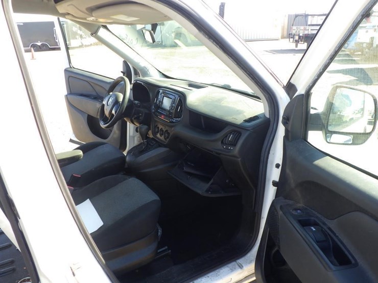 2018-ram-promaster-city-image-6