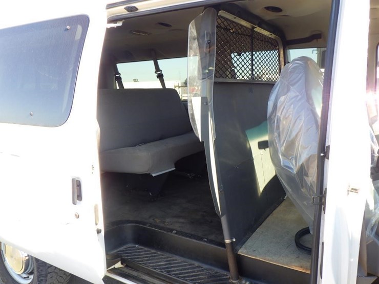 2006-ford-econoline-350-image-7