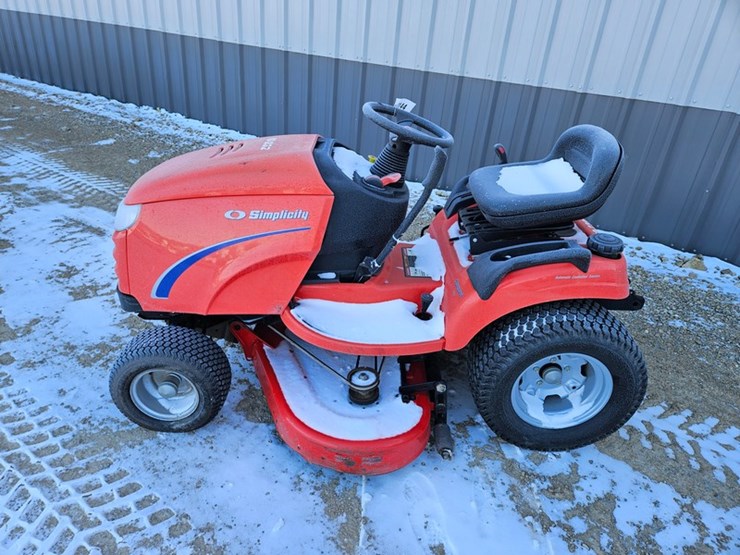 #144-•-simplicity-conquest-lawn-tractor-image-2