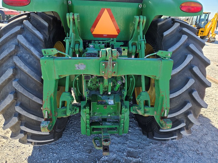 2014-john-deere-7210r-image-13