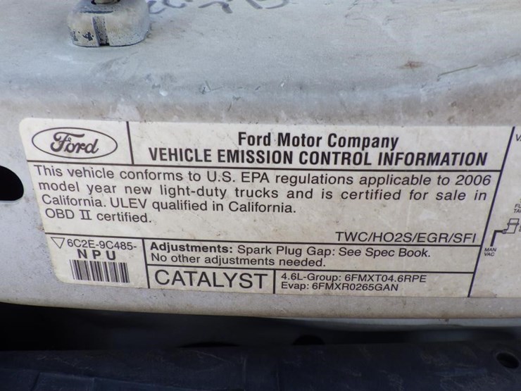 2006-ford-cargo-image-11