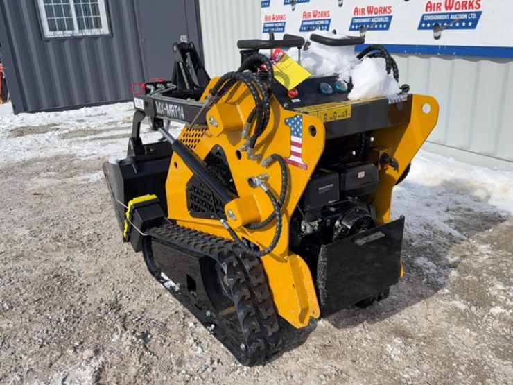 new-unused-2025-agt-model-mx-mrt14-mini-skid-steer,-13.5-hp-gas-engine,-aux.-hyd,-40"-bucket-image-2