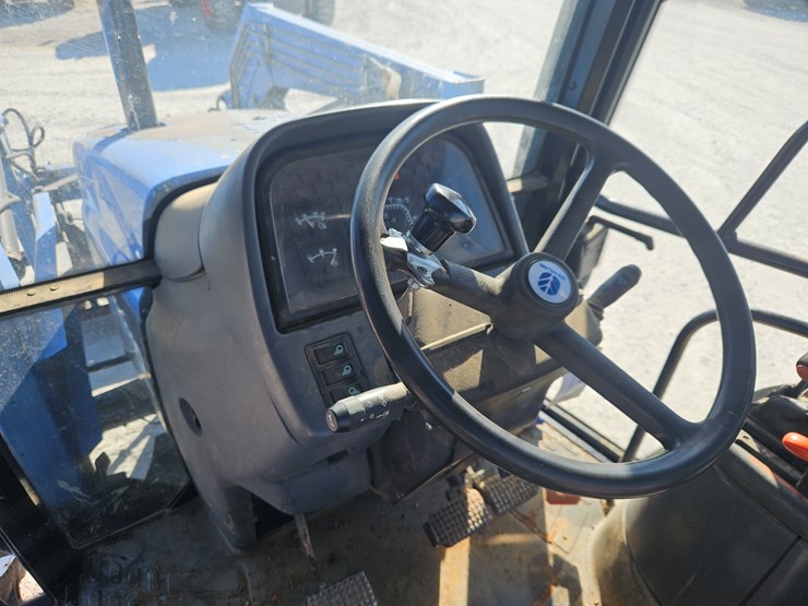 new-holland-ts110-image-18