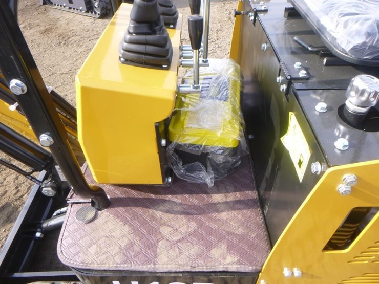 agt-h12r-hydraulic-excavator-image-20